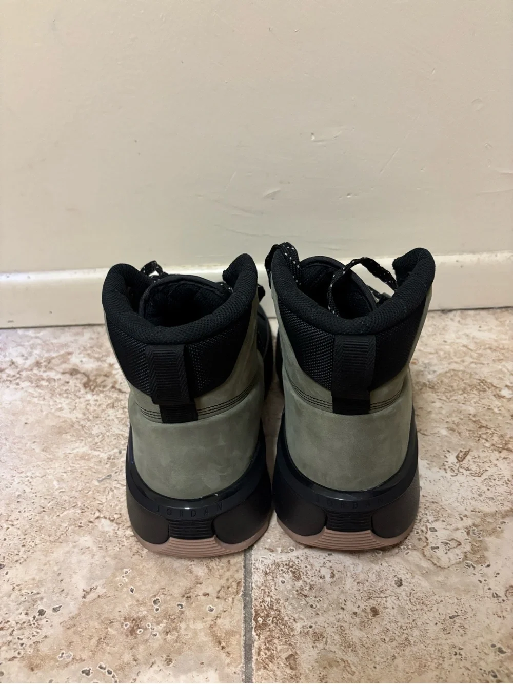 MENS SIZE 9.5 Nike Jordan City Boot Hiking/Work HV4580-201 OLIVE GREEN - NEW